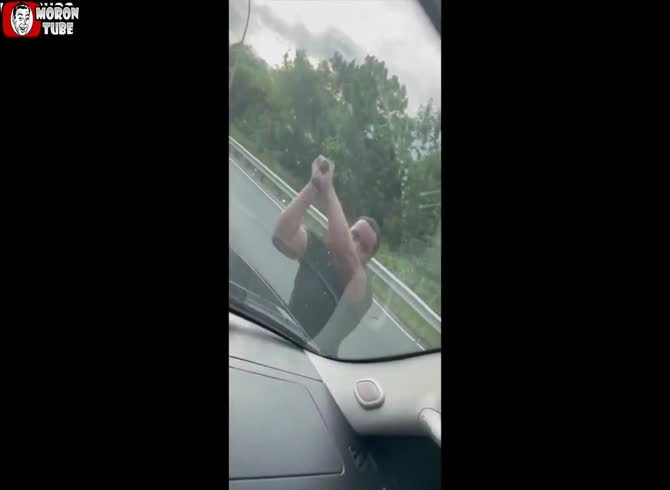 Video :He hits a car that has kids in it